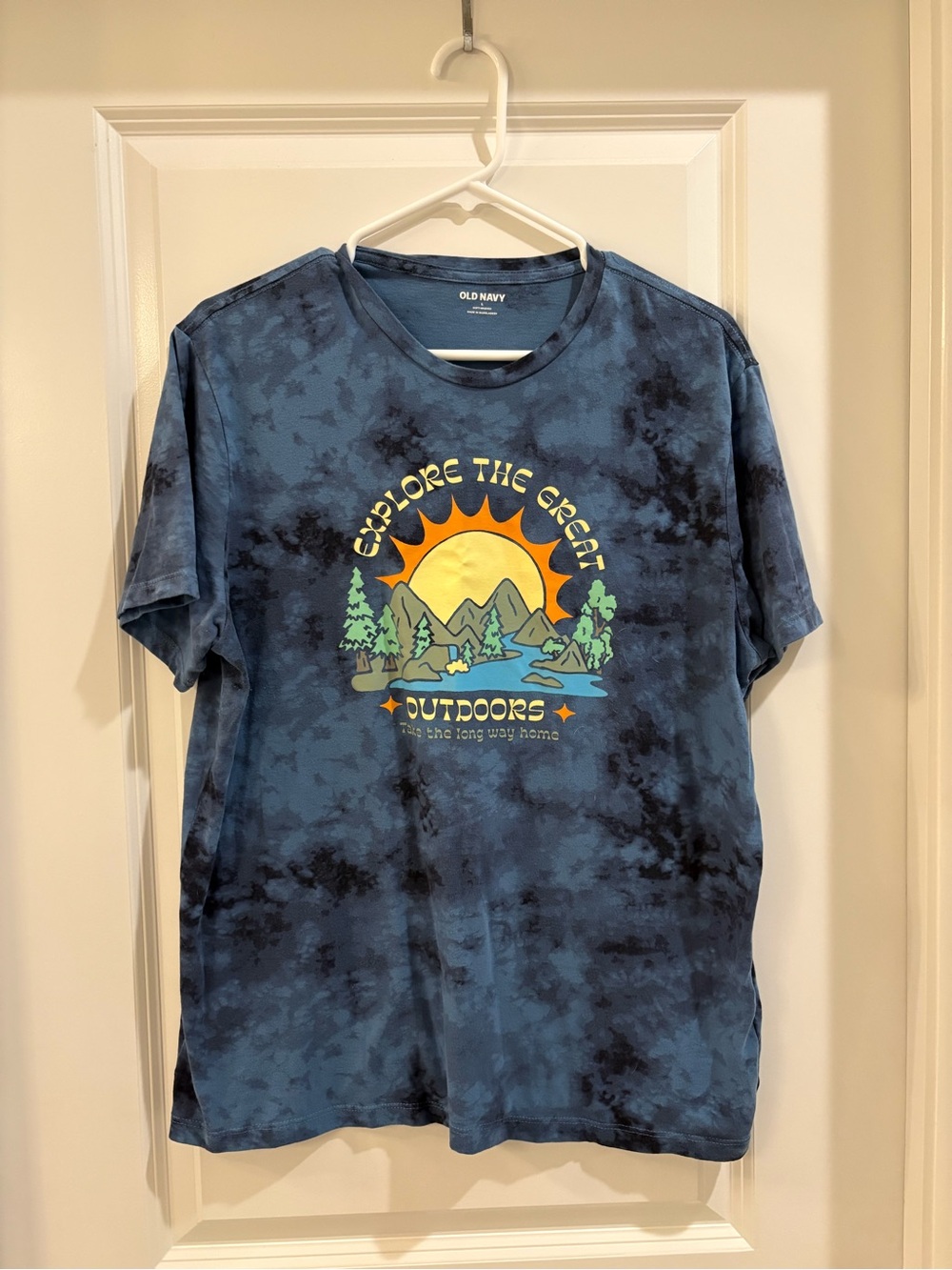 Old Navy Blue Tie-Dye Outdoor Graphic Tee with Yellow Sun